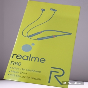 Realme R60